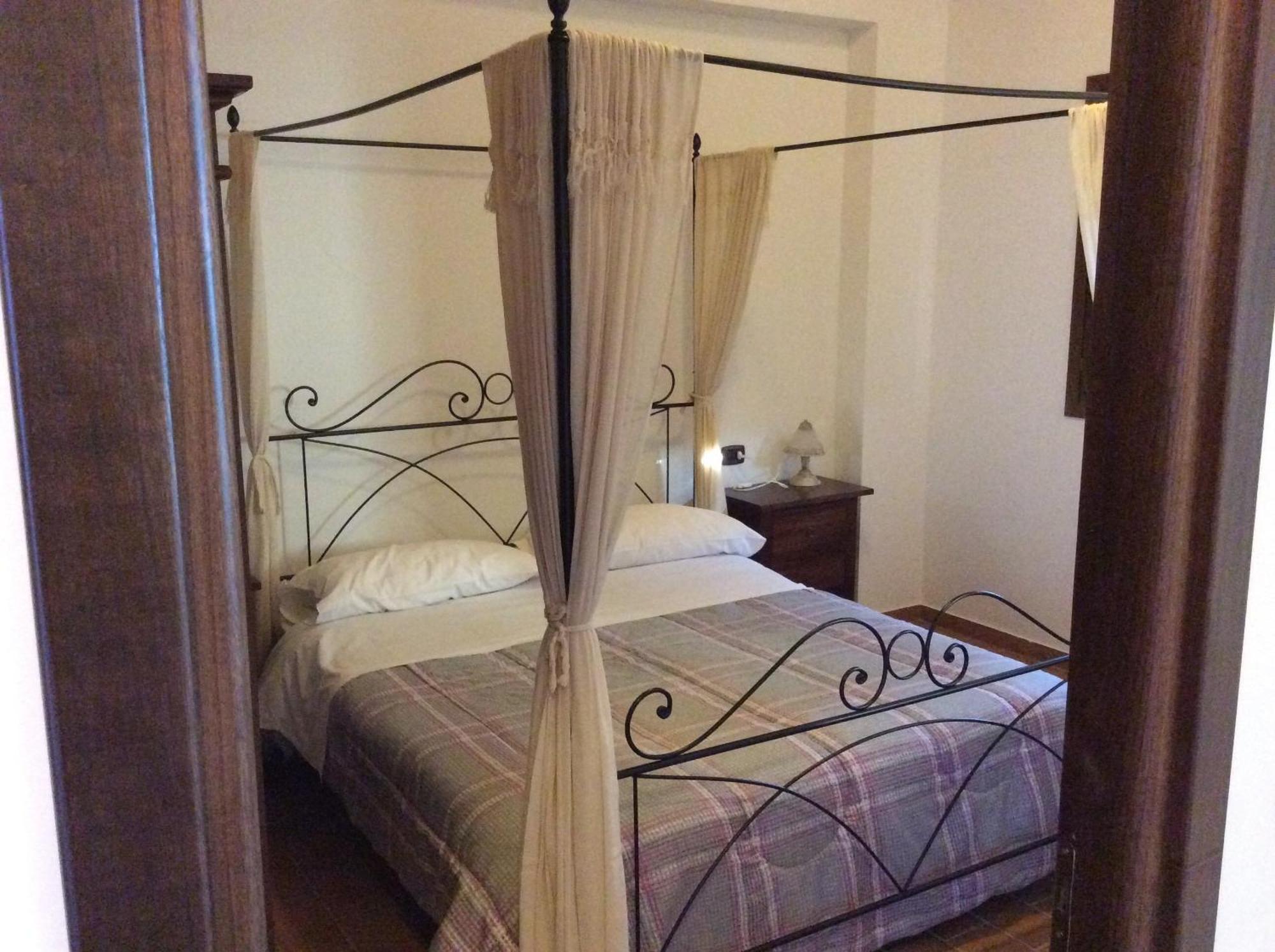 Hotel Il Feudo Dei Pierleoni เชลาโน ห้อง รูปภาพ