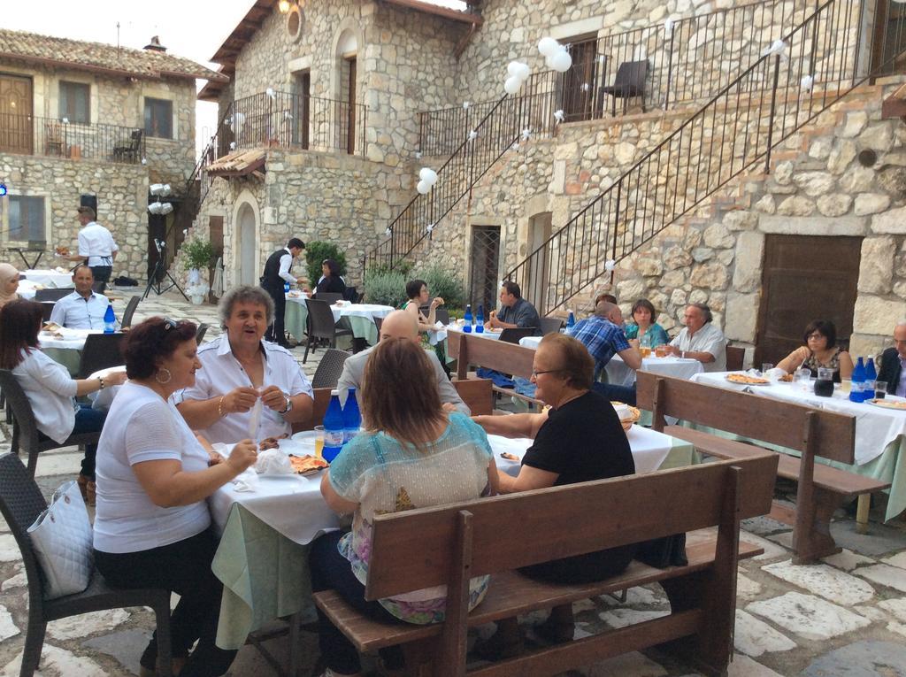 Hotel Il Feudo Dei Pierleoni เชลาโน ภายนอก รูปภาพ